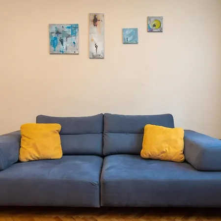 Lovely Cozy 2bd Near The Center Of